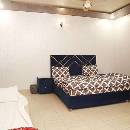 Royal Fort Executive Hotel Gulberg Лахор Екстериор снимка
