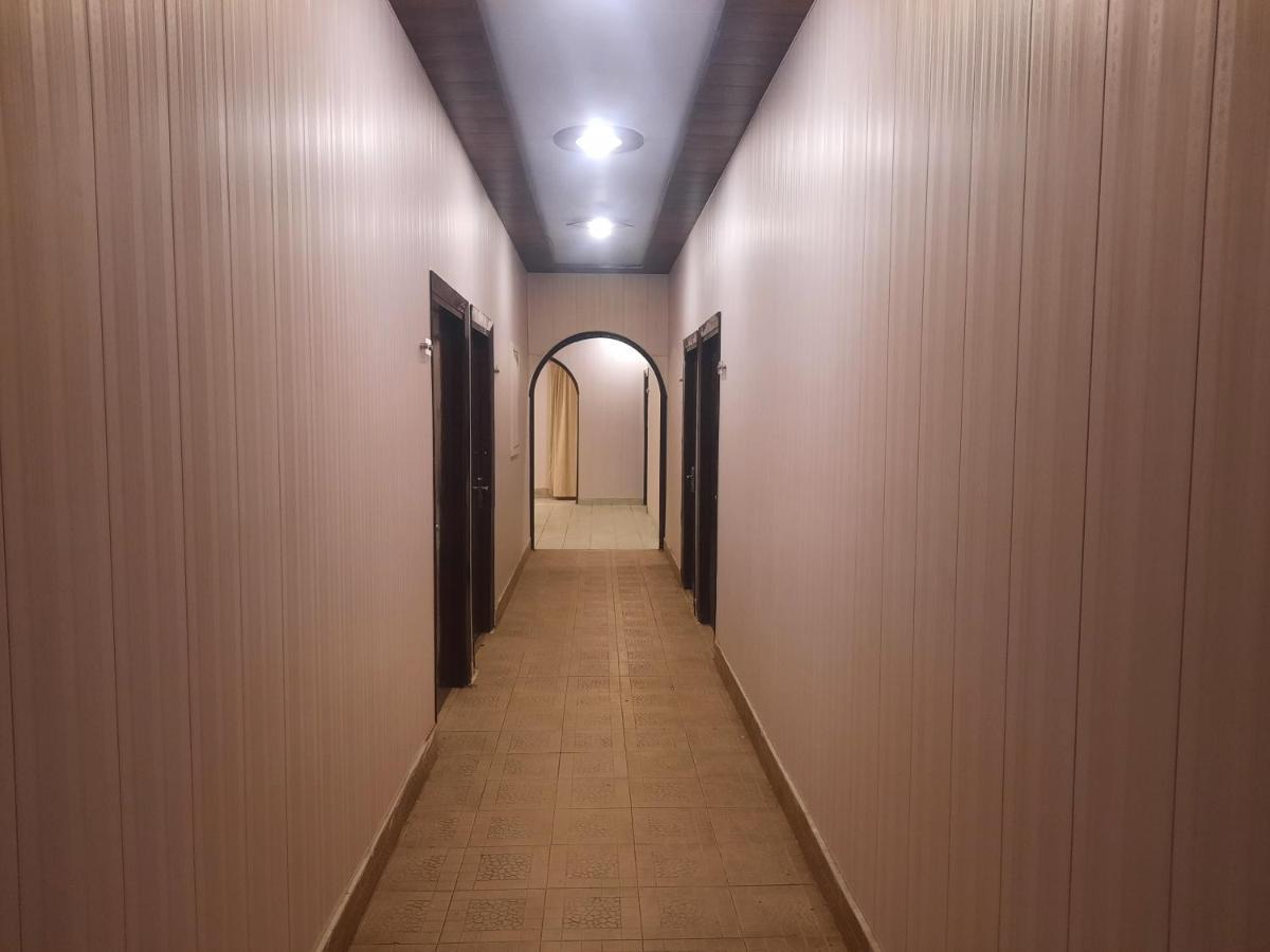 Royal Fort Executive Hotel Gulberg Лахор Екстериор снимка