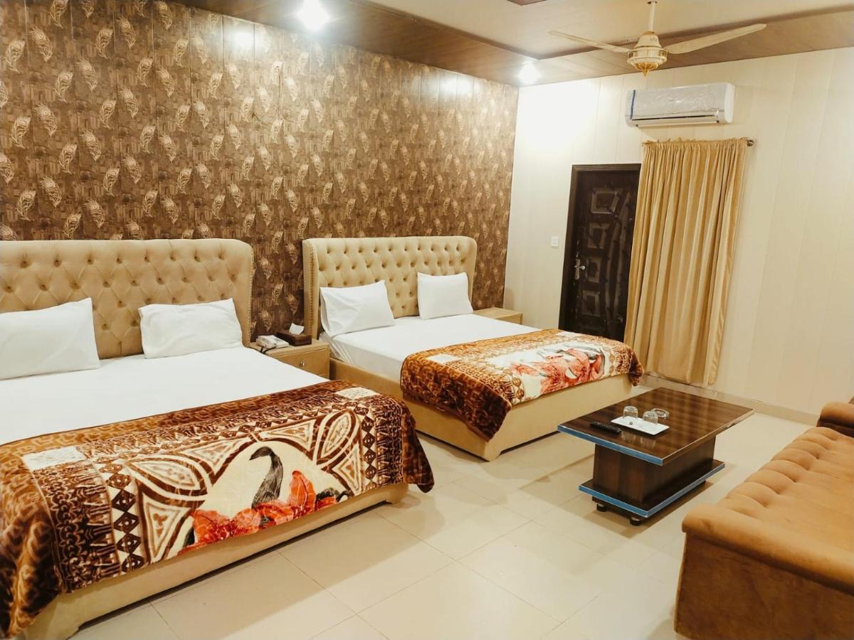 Royal Fort Executive Hotel Gulberg Лахор Екстериор снимка