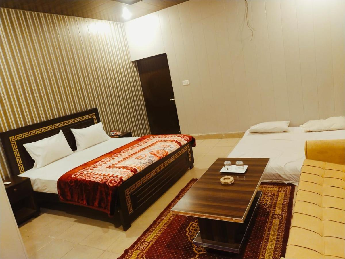 Royal Fort Executive Hotel Gulberg Лахор Екстериор снимка