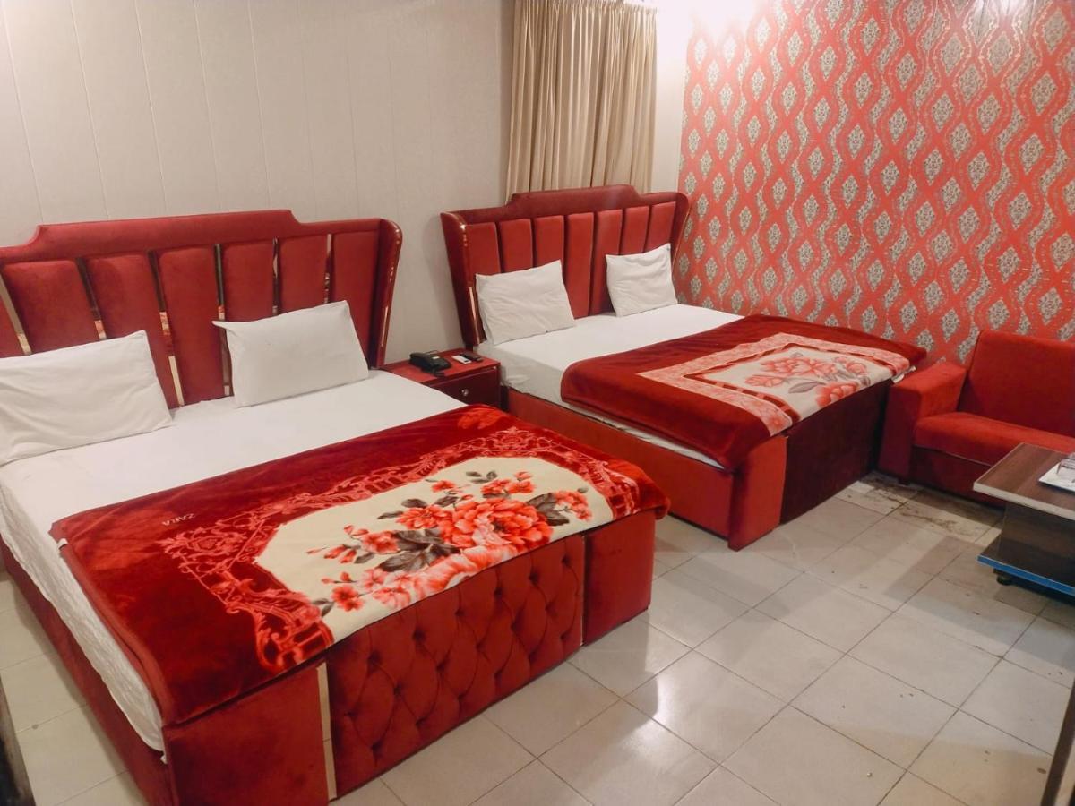 Royal Fort Executive Hotel Gulberg Лахор Екстериор снимка